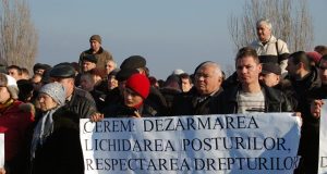 Ianuarie 2012, Vadul lui Vodă. Localnicii protestează împotriva trupelor pacificatoare rusești. Foto: Radio Europa Liberă