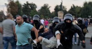 Imagine simbol, de la protestul de Ziua Independenței din 2018, sursa foto: unimedia.info