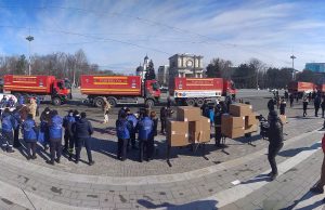 Convoiul cu ajutoare umanitare din România, necesare pentru combaterea COVID-19, întâmpinat la Chișinău